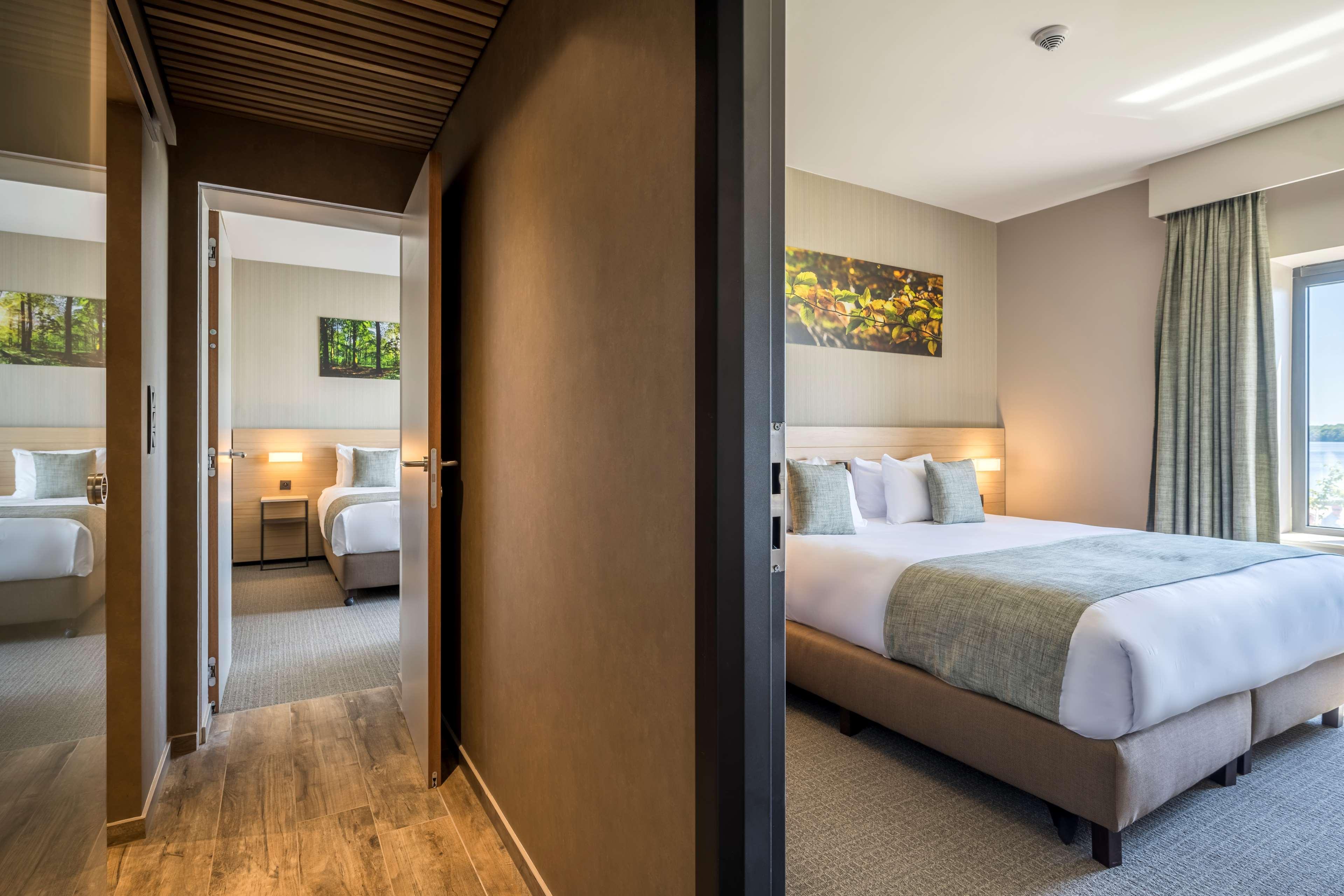 Golden Lakes Hotel Boussu-lez-Walcourt ภายนอก รูปภาพ