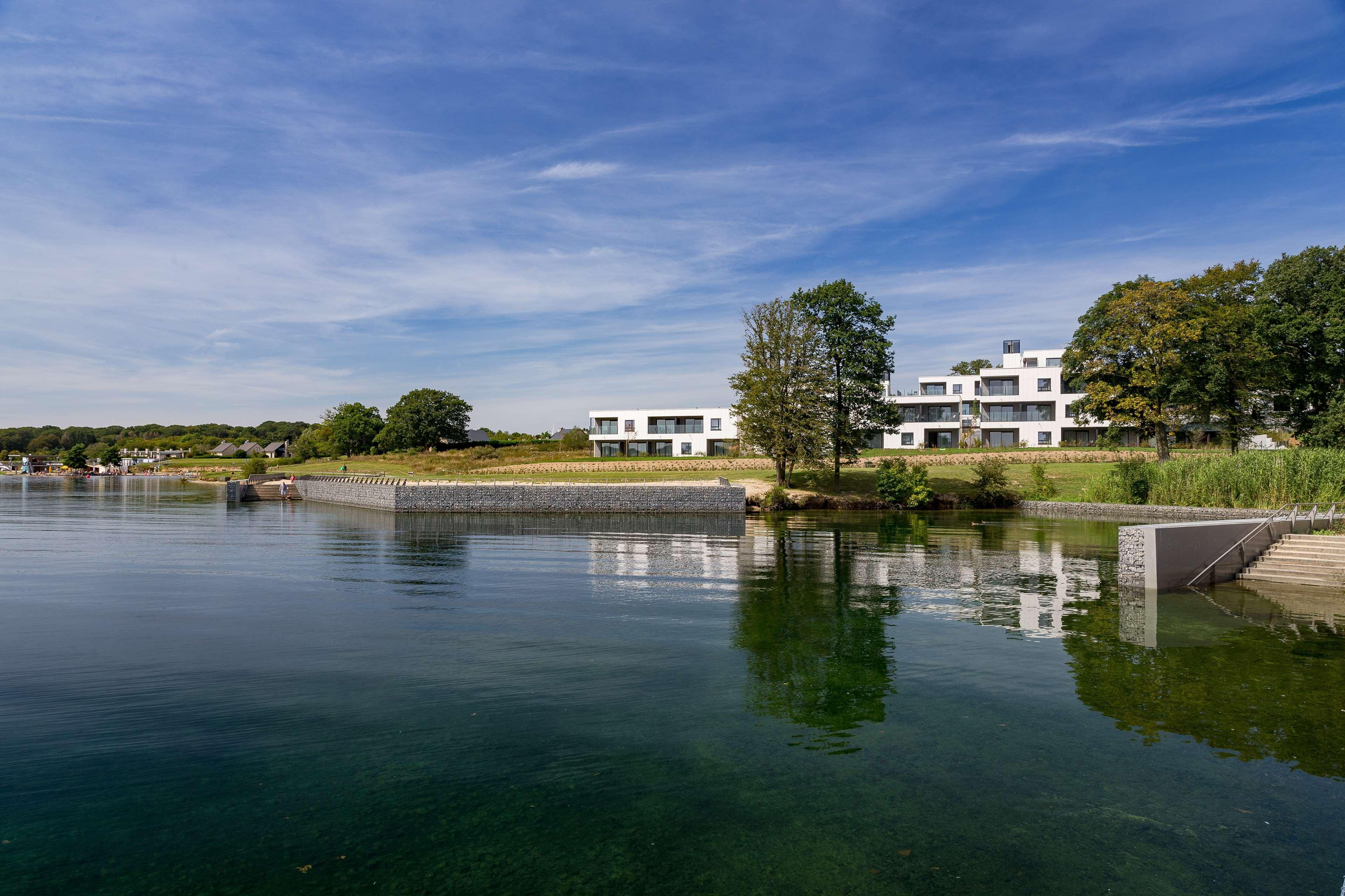 Golden Lakes Hotel Boussu-lez-Walcourt ภายนอก รูปภาพ